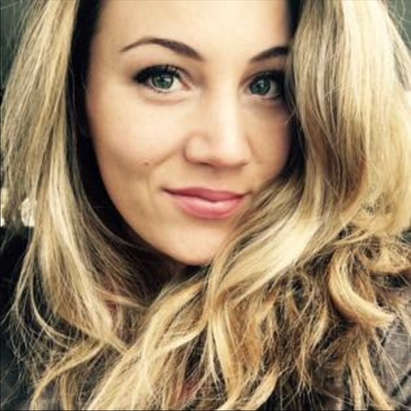 Meet your Posher, Lindsey - Picture 1 of 4